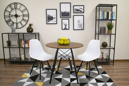 Średni skandynawski okrągły stół - jesionowy blat 80cm z drewnianymi czarnymi nogami TODI