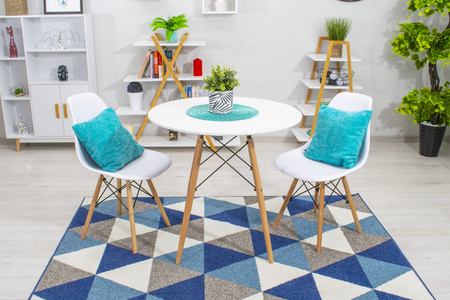 Białe krzesło na drewnianych nogach w stylu skandynawskim OSAKA