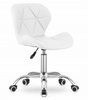 Biały fotel obrotowy AVOLA na kółkach - Obrotowe krzesło biurowe z ekoskóry