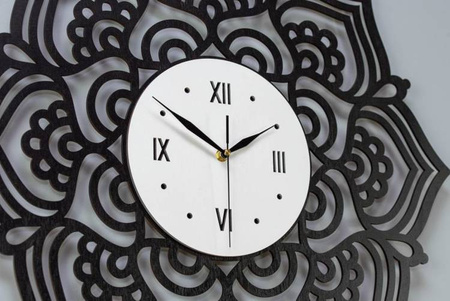 Efektowny zegar ścienny MANDALA w kolorze czarnym wykonany ze sklejki, ORNAMENTI