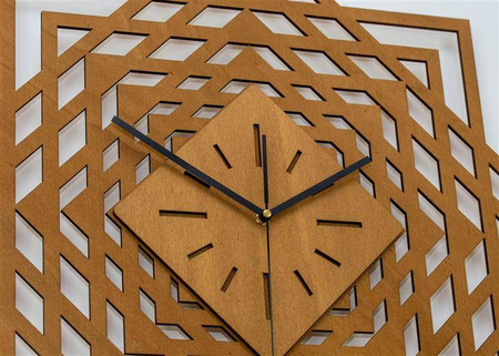Nowoczesny zegar ścienny ŚWIĘTA GEOMETRIA 60x60 cm z ozdobną ażurową tarczą w kolorze naturalnego drewna, ORNAMENTI