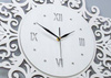 Dekoracyjny zegar ścienny VERONA wykonany w stylu vintage, kolor biały, ORNAMENTI