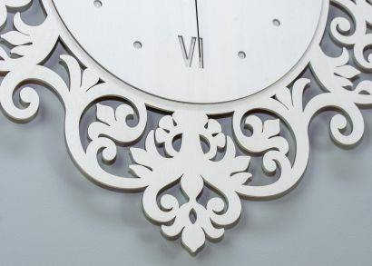 Dekoracyjny zegar ścienny VERONA wykonany w stylu vintage, kolor biały, ORNAMENTI