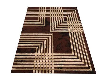 Dywan klasyczny BCF Alfa 07 – brązowy, wyrazisty wzór geometryczny, kształt prostokątny, rozmiar 150 x 210 cm